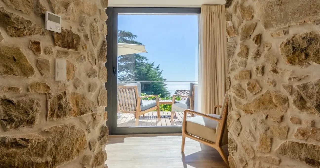 Peaceful Castelao room overlooking the Atlantic ocean
